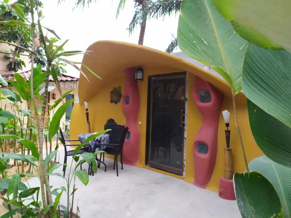 RELAX ECO Life Center - Khao lak : photo 1 de la chambre bungalow familial