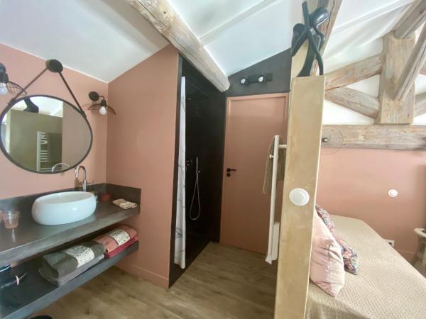 M&S - Maison FÉRAUD : photo 2 de la chambre chambre triple avec salle de bains privative
