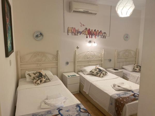 Bodrum Sade Pension : photo 2 de la chambre chambre triple Économique