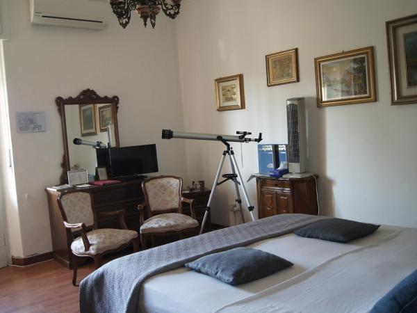 B&B Maddalena Di San Zeno : photo 7 de la chambre chambre double avec balcon