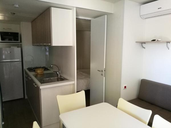 Club del Sole Jesolo Mare Family Camping Village : photo 6 de la chambre mobile home deluxe - animaux domestiques admis