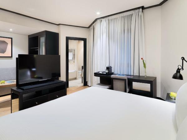 H10 Puerta de Alcalá : photo 4 de la chambre chambre deluxe (2 adultes + 1 enfant)
