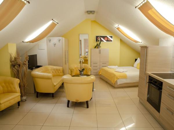 Hotel du Faucon : photo 7 de la chambre suite (3 adultes)
