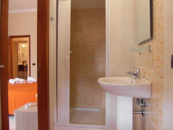 B&B Santa Rosa : photo 5 de la chambre chambre double deluxe avec douche