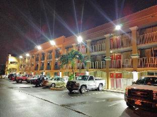 Red Carpet Inn Airport Fort Lauderdale : photo 1 de la chambre room #5869829