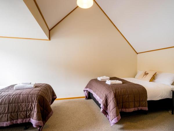 Hawea Hotel : photo 10 de la chambre chambre d’hôtel familiale standard avec mezzanine et salle de bains privative - vue sur lac