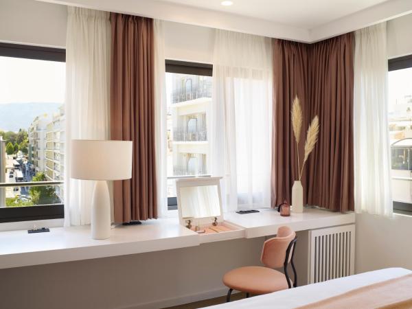 The Marblous Athens : photo 3 de la chambre chambre double sous toit