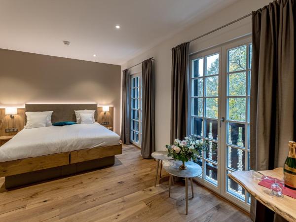 Château de Pourtalès : photo 2 de la chambre chambre double le parc