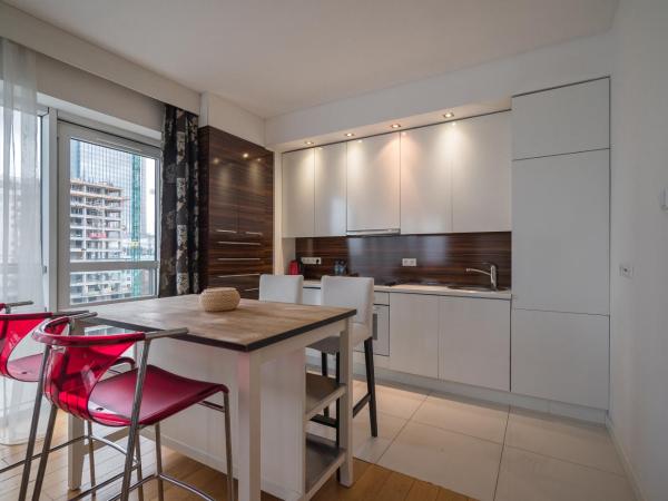 Platinum Towers Hotel Apartments : photo 8 de la chambre appartement avec balcon