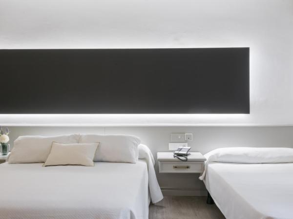 Hotel Sansi Park : photo 7 de la chambre chambre triple