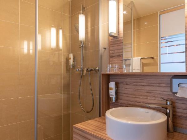 Star G Hotel Premium München Domagkstraße : photo 4 de la chambre chambre lit king-size supérieure