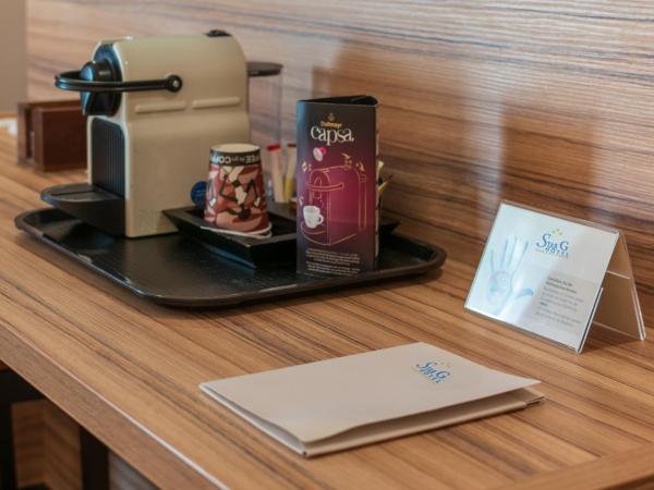 Star G Hotel Premium München Domagkstraße : photo 2 de la chambre chambre supérieure avec 2 lits queen-size