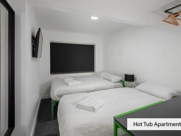 ApartHotel421 by Seafront Collection : photo 4 de la chambre two bed apartment-ground floor-no seaview-hot tub