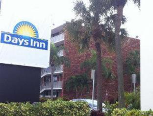 Days Inn by Wyndham Fort Lauderdale Airport Cruise Port : photo 1 de la chambre room #5862923