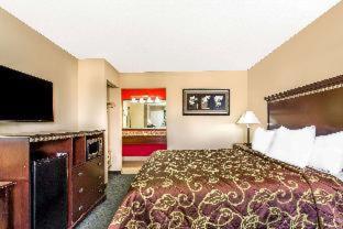 Days Inn by Wyndham Fort Lauderdale Airport Cruise Port : photo 1 de la chambre room #5862932