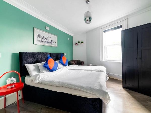 Book A Bed Hostels : photo 1 de la chambre chambre double ou lits jumeaux avec salle de bains commune