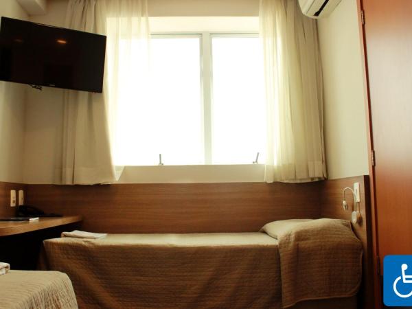 Total Hotel : photo 4 de la chambre chambre double - accessible aux personnes à mobilité réduite