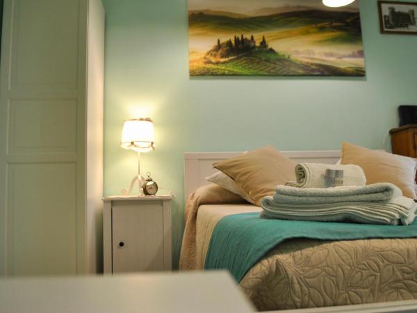 B&B Casa TORET : photo 2 de la chambre chambre double avec salle de bains privative