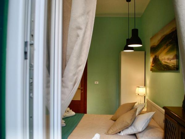 B&B Casa TORET : photo 4 de la chambre chambre double avec salle de bains privative