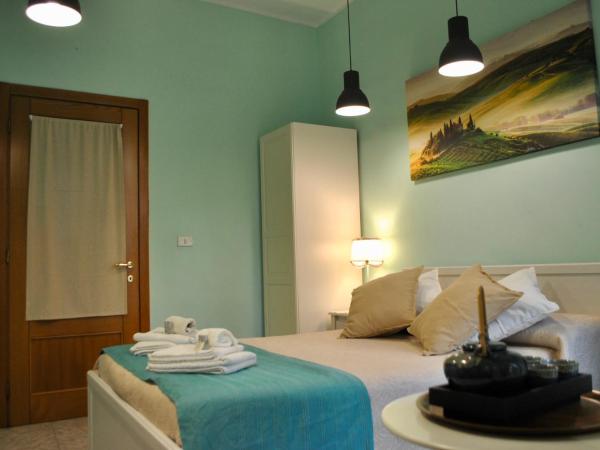 B&B Casa TORET : photo 5 de la chambre chambre double avec salle de bains privative