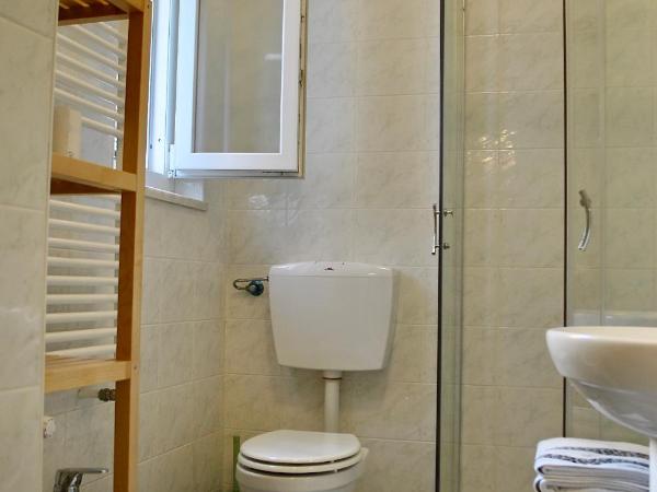 B&B Casa TORET : photo 8 de la chambre chambre double avec salle de bains privative