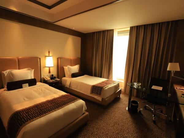 Crowne Plaza New Delhi Okhla, an IHG Hotel : photo 2 de la chambre chambre lits jumeaux standard avec accès au salon