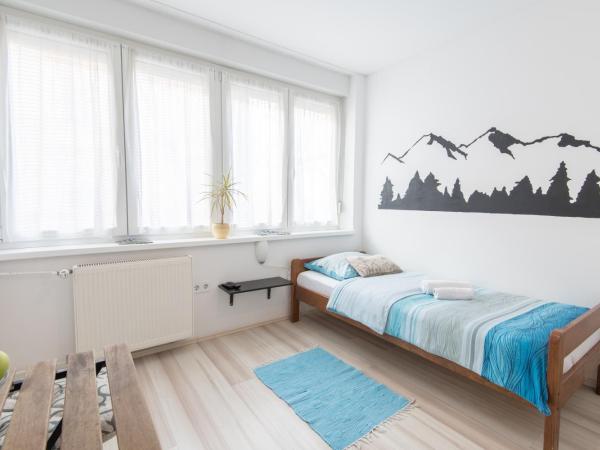 The Dots Hostel : photo 5 de la chambre chambre simple avec salle de bains commune