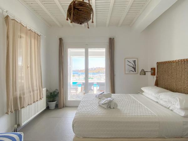 Amperian Mykonos Suites & Villas : photo 7 de la chambre appartement 2 chambres avec bain à remous - vue sur mer