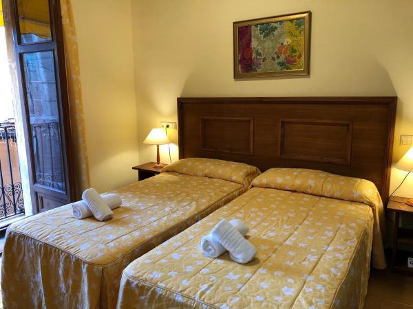 Hostal Loreto : photo 3 de la chambre chambre lits jumeaux