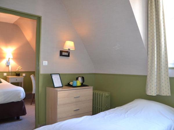 Hotel Ajoncs d'Or : photo 4 de la chambre chambre familiale