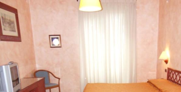 Hotel Villa Archirafi : photo 2 de la chambre chambre simple
