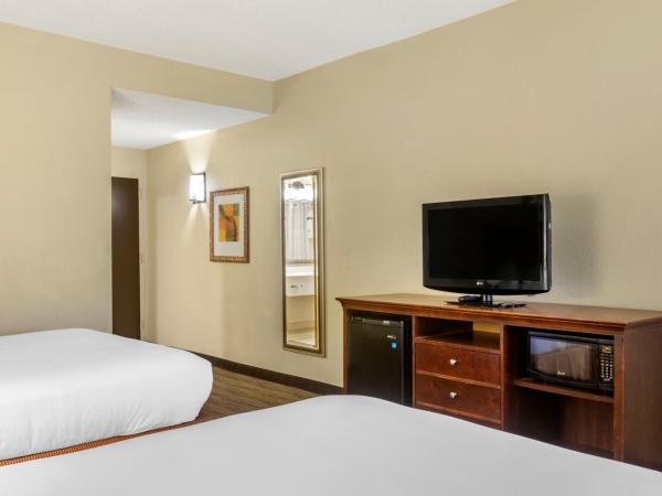 Country Inn & Suites Atlanta Downtown : photo 3 de la chambre chambre 2 lits queen-size - non-fumeurs