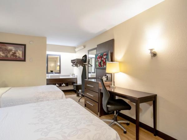 Red Roof Inn PLUS+ St. Louis - Forest Park / Hampton Ave. : photo 2 de la chambre chambre standard avec 2 lits doubles - non-fumeurs