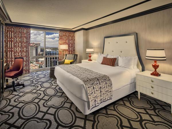 Paris Las Vegas Hotel & Casino : photo 1 de la chambre chambre lit king-size bordeaux