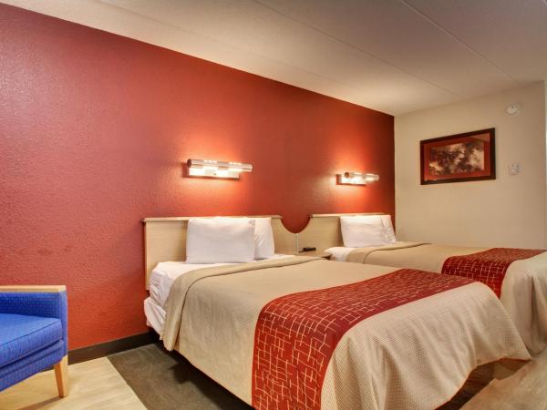 Red Roof Inn St Louis - Westport : photo 2 de la chambre chambre standard avec 2 lits doubles - non-fumeurs