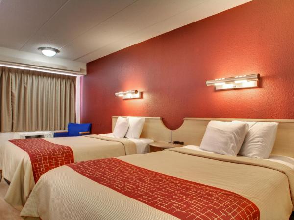 Red Roof Inn St Louis - Westport : photo 5 de la chambre chambre standard avec 2 lits doubles - non-fumeurs