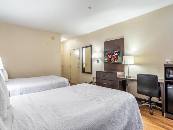 Red Roof Inn PLUS+ Austin South : photo 3 de la chambre chambre deluxe avec 2 lits doubles - non-fumeurs