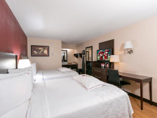 Red Roof Inn PLUS+ Atlanta - Buckhead : photo 1 de la chambre chambre premium avec 2 lits doubles - non-fumeurs - literie surclassée et collation