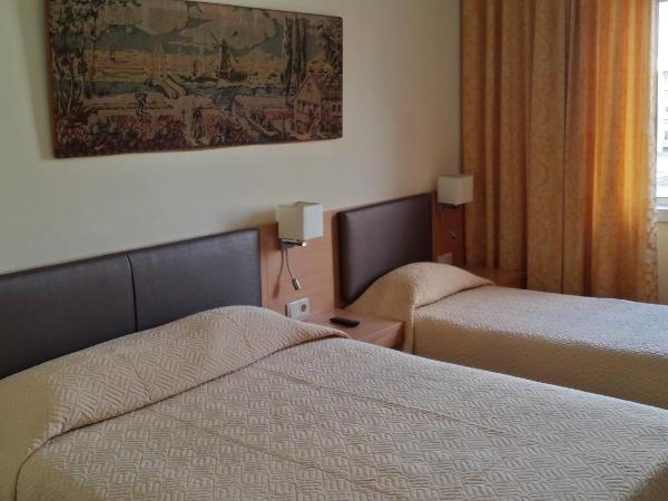 Hotel Mira D'Aire : photo 10 de la chambre chambre triple avec 1 lit d'appoint