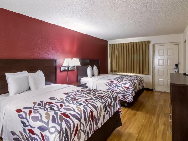 Red Roof Inn Houston East I-10 : photo 1 de la chambre chambre double deluxe avec 2 lits doubles - non-fumeurs
