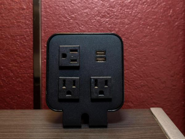 Red Roof Inn Houston North - FM1960 & I-45 : photo 10 de la chambre chambre lit king-size supérieure - non-fumeurs