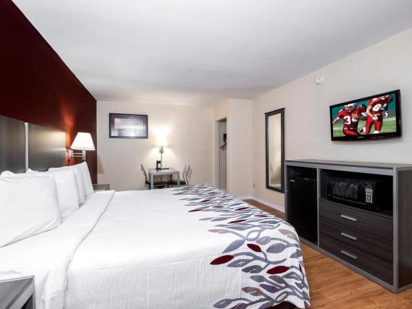 Red Roof Inn Houston North - FM1960 & I-45 : photo 2 de la chambre chambre lit king-size supérieure - non-fumeurs