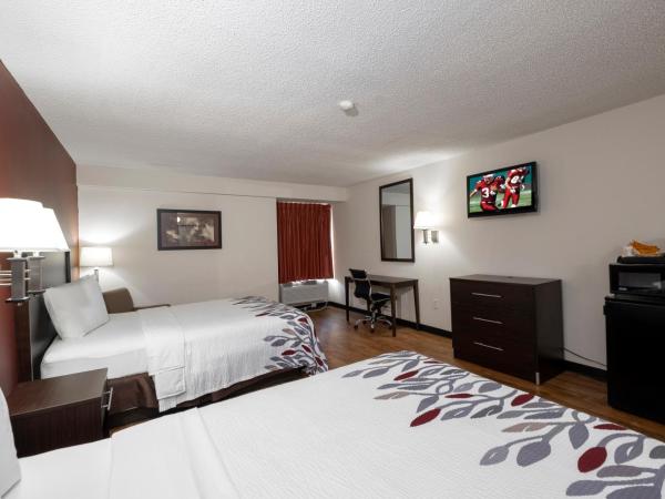 Red Roof Inn Charlotte - University : photo 2 de la chambre chambre double de luxe avec 2 lits doubles - non-fumeurs