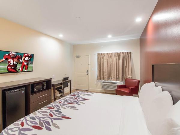 Red Roof Inn Houston - Willowbrook : photo 3 de la chambre chambre lit king-size deluxe - non-fumeurs