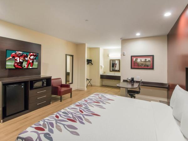 Red Roof Inn Houston - Willowbrook : photo 2 de la chambre chambre lit king-size supérieure - non-fumeurs
