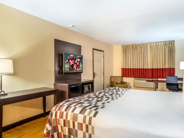 Red Roof Inn Chicago-Alsip : photo 2 de la chambre chambre lit king-size supérieure - non-fumeurs