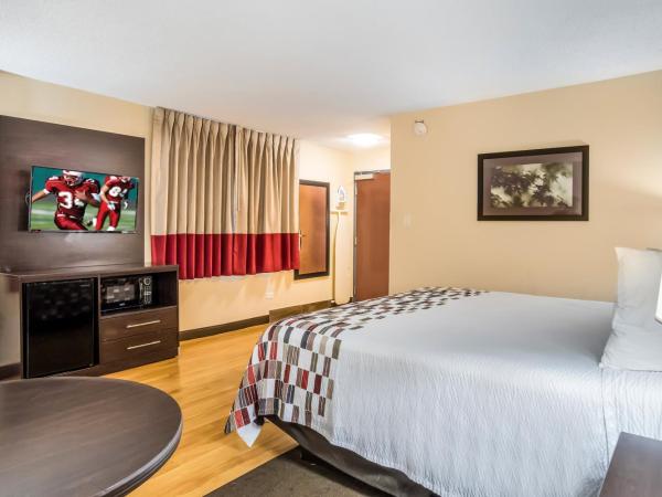 Red Roof Inn Chicago-Alsip : photo 3 de la chambre chambre lit king-size supérieure - non-fumeurs