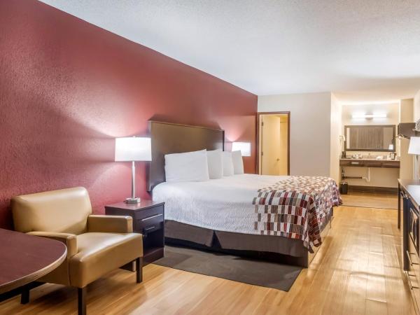 Red Roof Inn Chicago-Alsip : photo 6 de la chambre chambre lit king-size supérieure - non-fumeurs