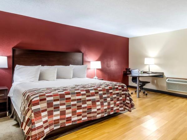 Red Roof Inn Chicago-Alsip : photo 1 de la chambre chambre lit king-size supérieure - non-fumeurs