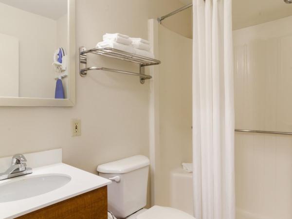 HomeTowne Studios by Red Roof Denver - Glendale/ Cherry Creek : photo 4 de la chambre studio with one double bed non-smoking